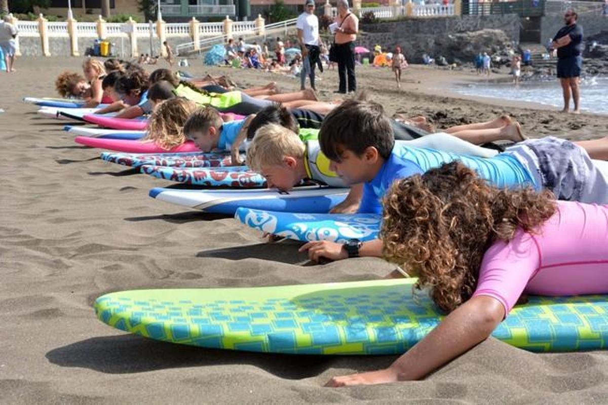 SURF PARA NIÑOS SALINETAS SURF PARA NIÑOS SALINETAS