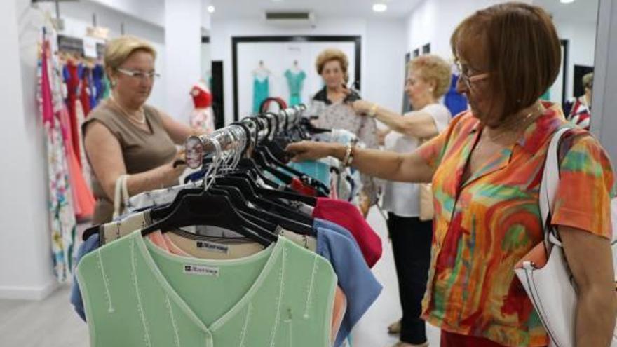 Compras en el interior de un comercio.