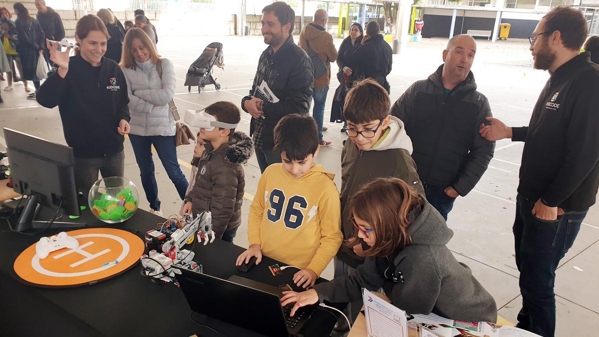 Uno de los puestos de robótica que se podía visitar ayer en la feria de altas capacidades.