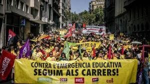 Manifestación durante la huelga de educación en el primer día de colegio