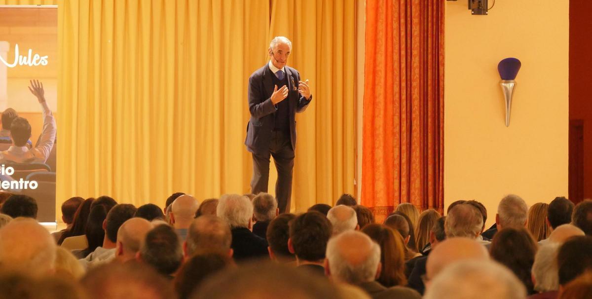Mario Conde durante su intervención en Ágora Nules.