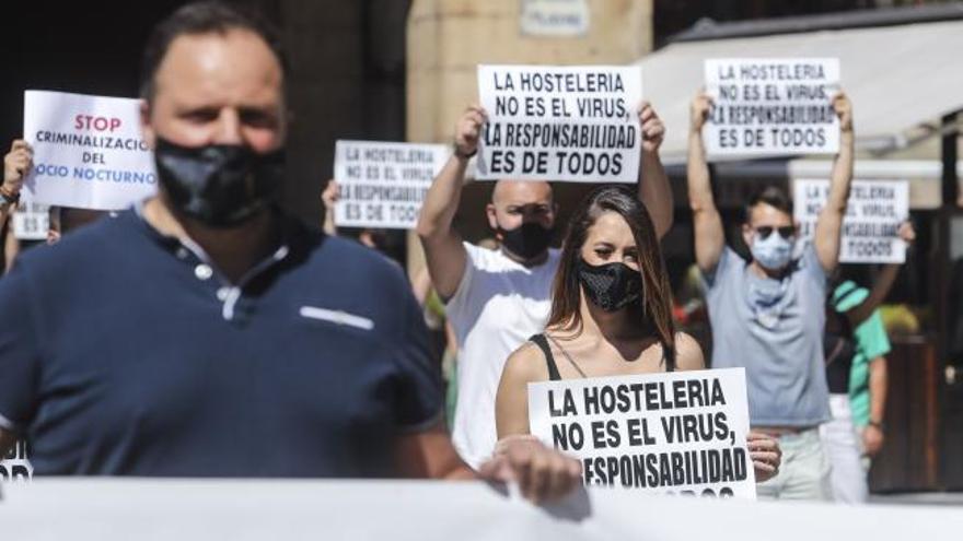 "La hostelería no es el virus": Los hosteleros asturianos vuelven a salir a la calle