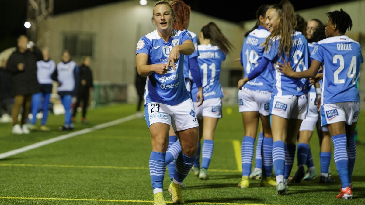 Celebración de uno de los goles del Alhama ElPozo