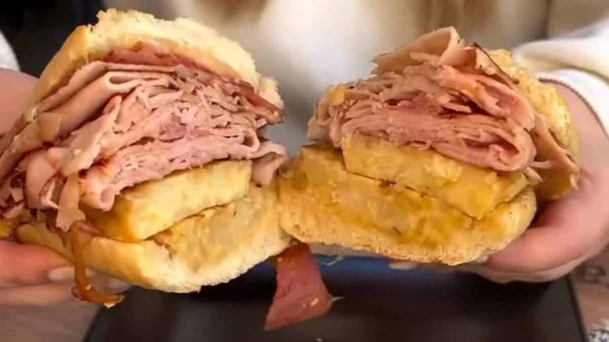 Los pitufos más "exagerados" de Málaga, en este negocio de la capital