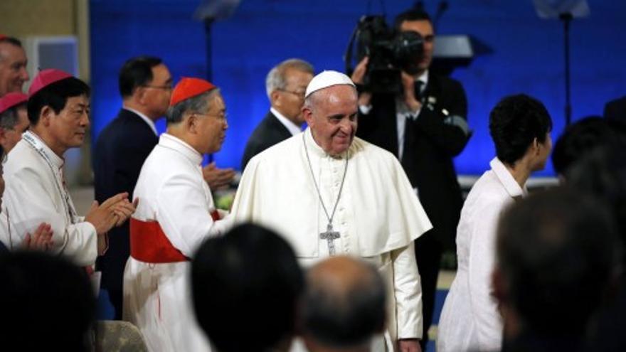 El Papa Francisco llega a Seúl en su primera visita a Asia