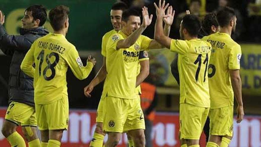 Los jugadores del Villareal celebran la victoria