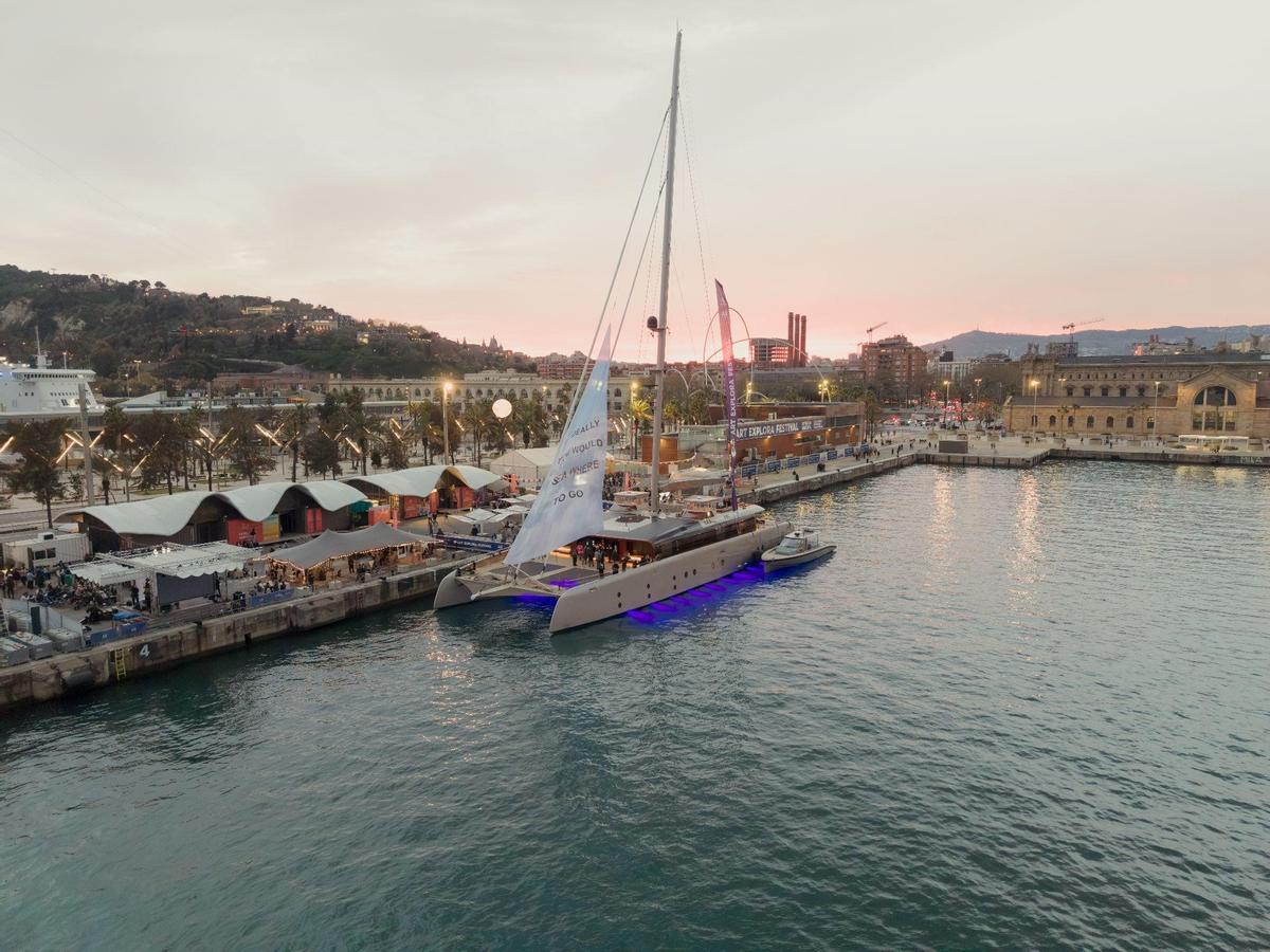El Barco-Museo en otro puerto