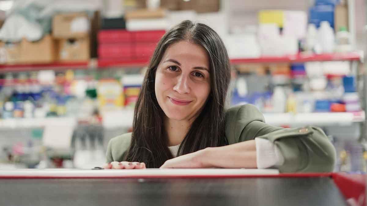 Vasiliki Liaki, en el laboratorio del Centro Nacional de Investigaciones Oncológicas, en Madrid.