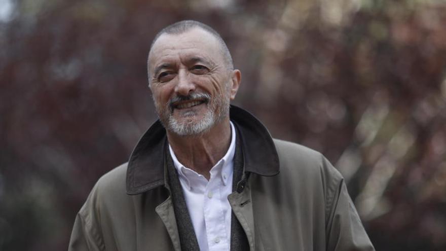 Críticas a Pérez-Reverte tras hacer una broma sobre la literatura del Holocausto