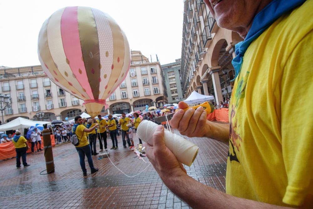 Correr la traca y suelta de globos fiestas mayores Elda