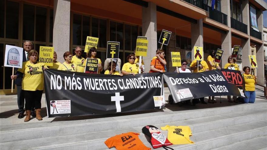 Minuto de silencio contra las muertes por el &quot;abandono sanitario y político&quot;