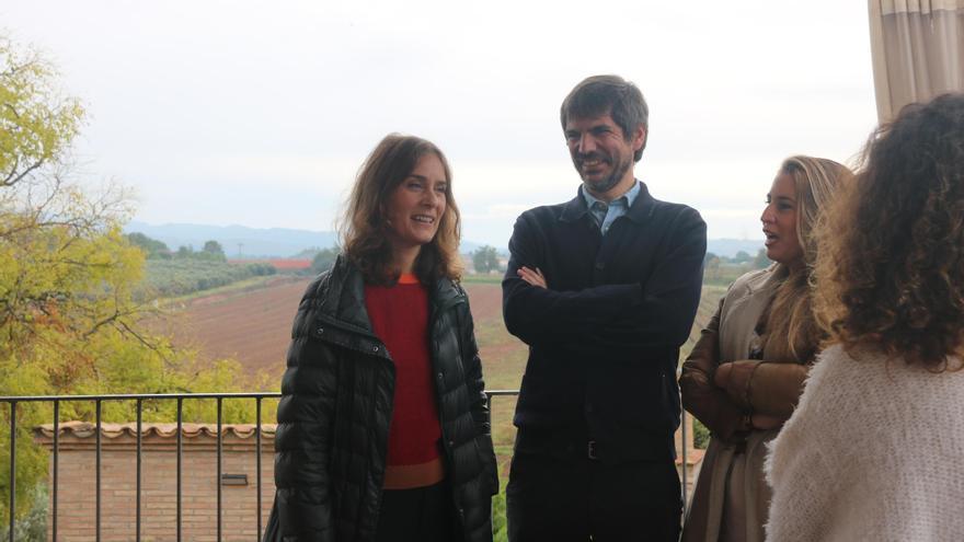 La presidenta dels Comuns al Parlament, Jéssica Albiach; i el ministre de Cultura, Ernest Urtasun, en una reunió extraordinària de l'eecutiva dels Comuns