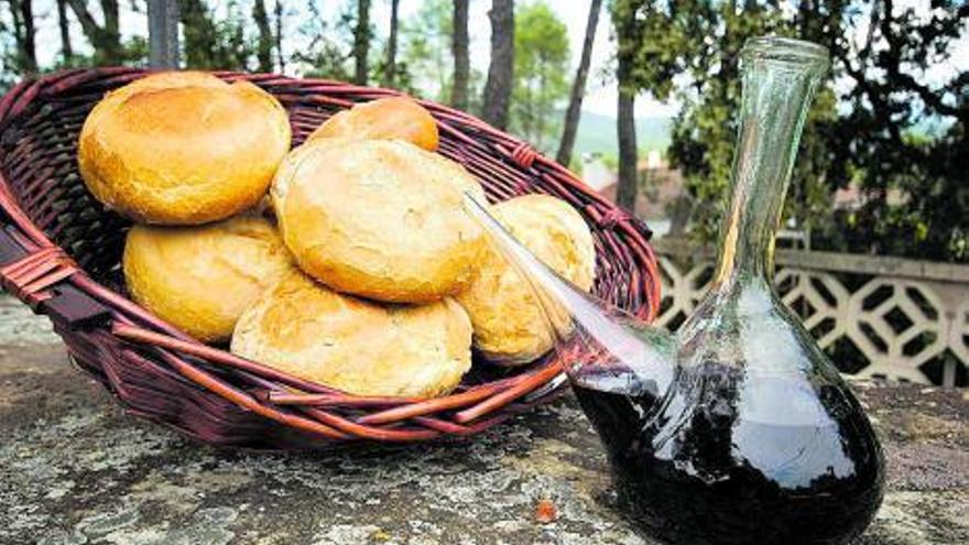El pa i el vi són els elements que identifiquen la Festa de Sant Marc