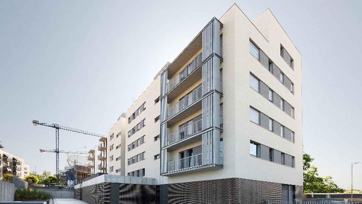 Edificio de viviendas de protección oficial.