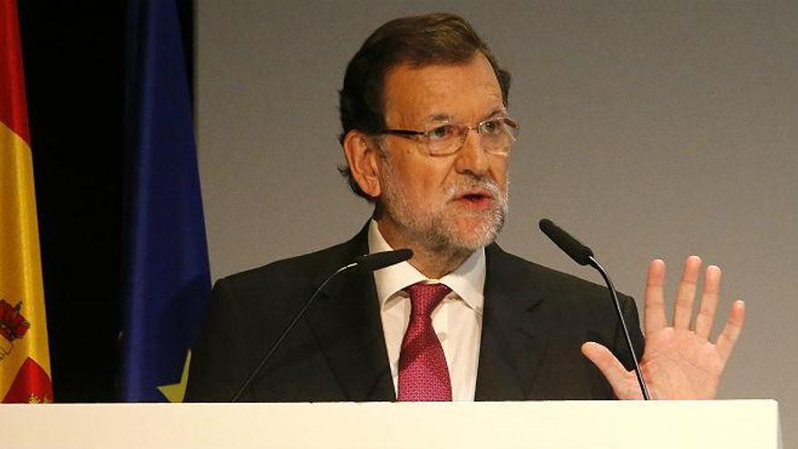 Rajoy: &quot;Una coalición de extremistas y radicales no conviene al país&quot;