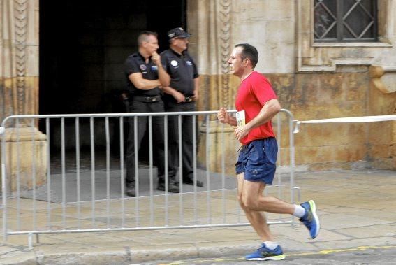 9.000 Läufer aus 49 Ländern gingen am Sonntag den 15.10. an den Start. In der Marathon Disziplin gingen die Deutschen leer aus.