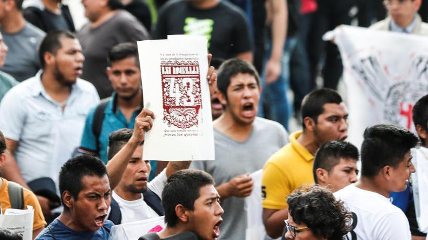 Manifestación por los 43 estudiantes.