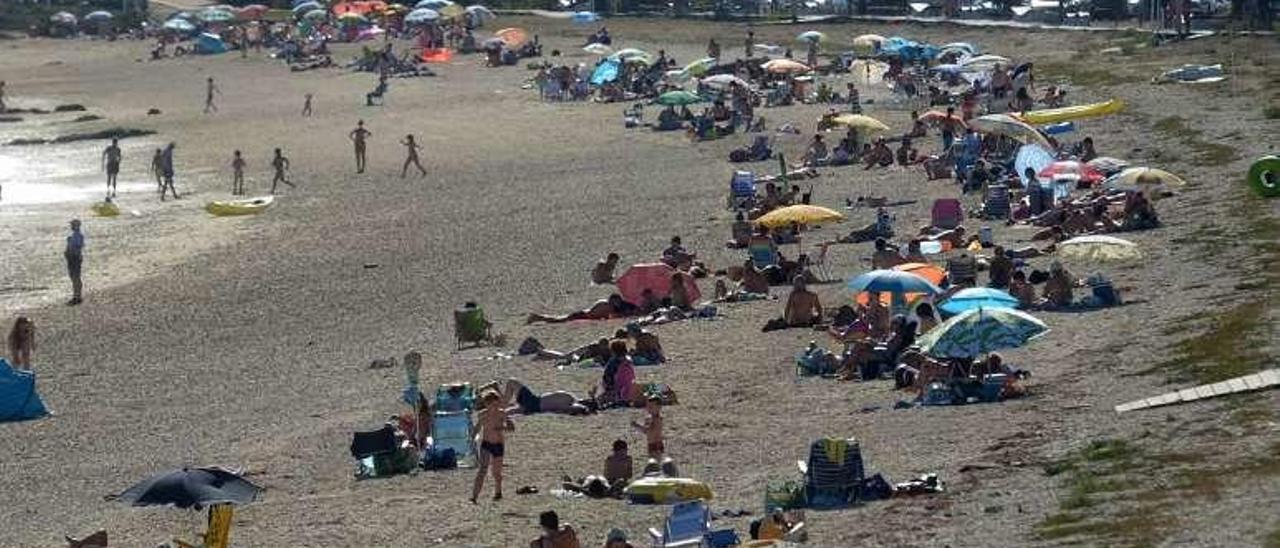 Una de las playas de A Illa en la que existe el furtivismo. // Noé Parga