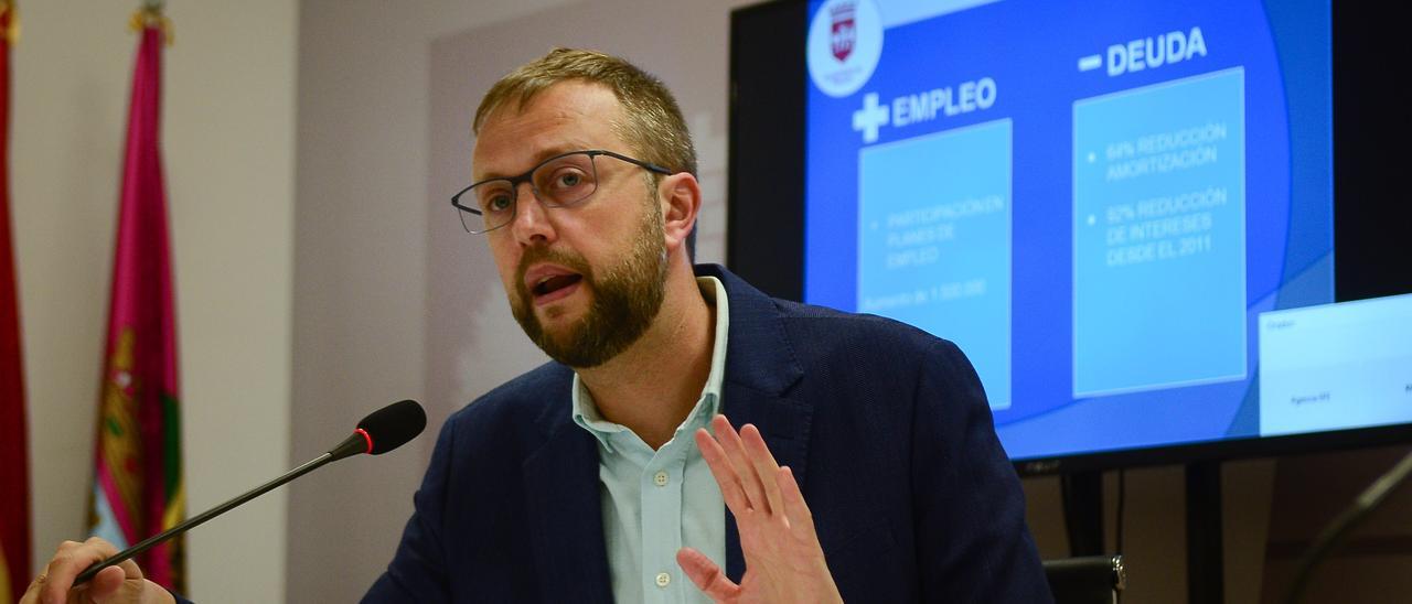 José Antonio Hernández, en su exposición de los presupuestos de Plasencia.