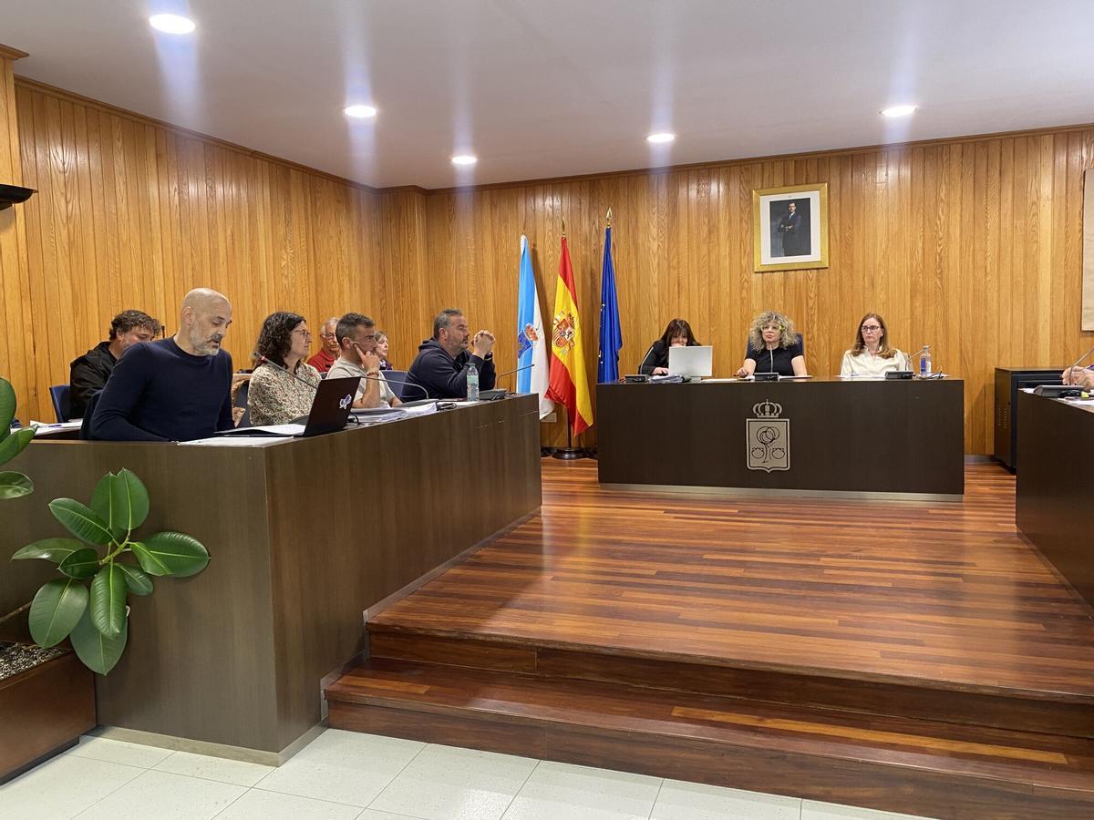 Un momento del pleno de Cambre en la sesión de abril.