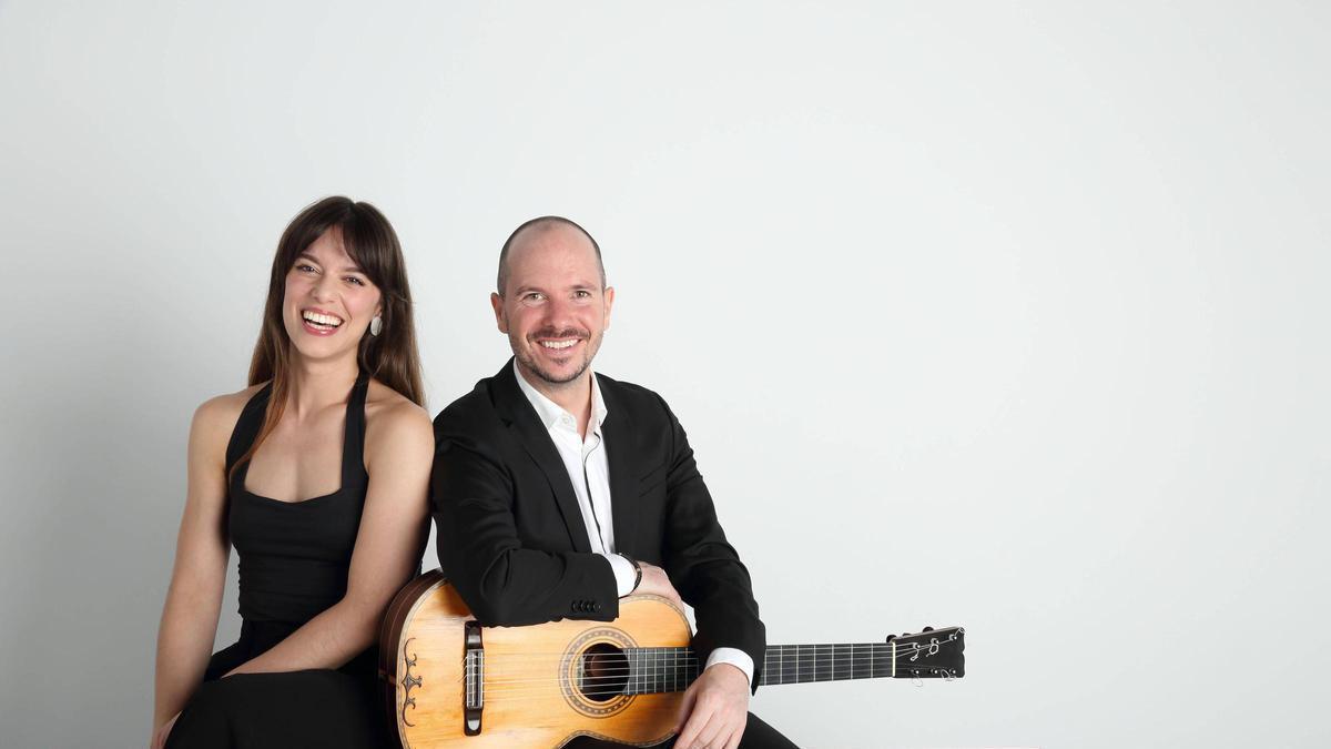 La mezzosoprano Helena Ressurreiçao i el guitarrista Bernardo Rambeaud.