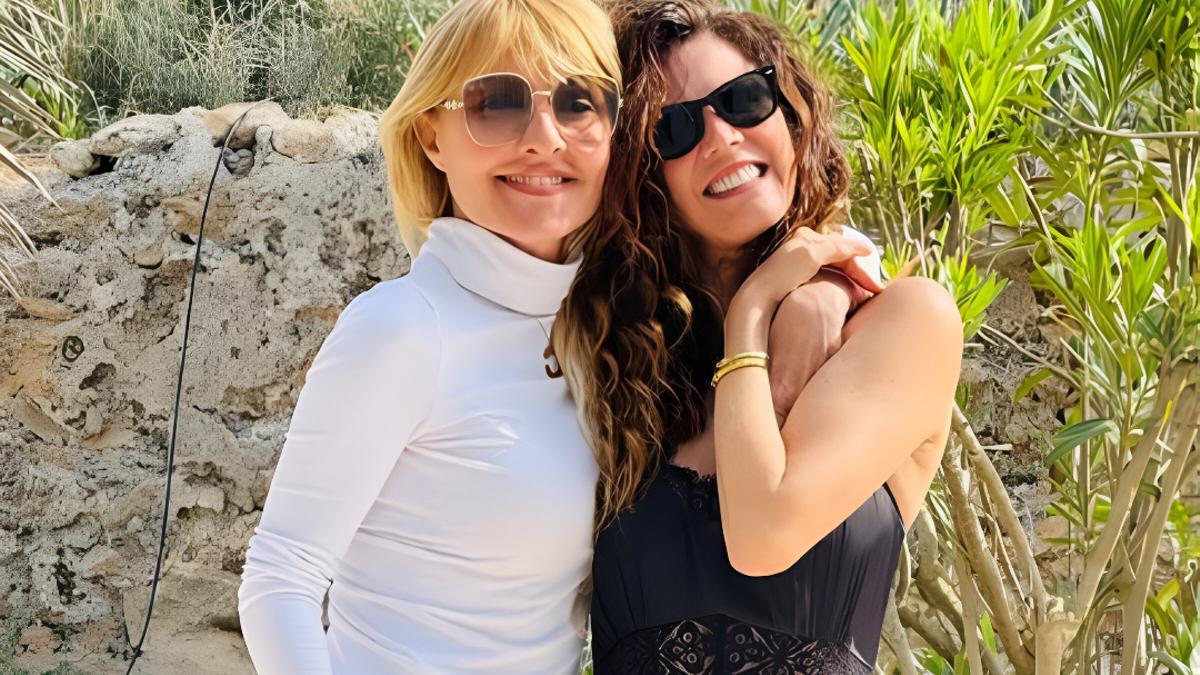 Junto a Juana Acosta, Cayetana Guillén Cuervo marca tendencia con su conjunto blanco de cara a la primavera