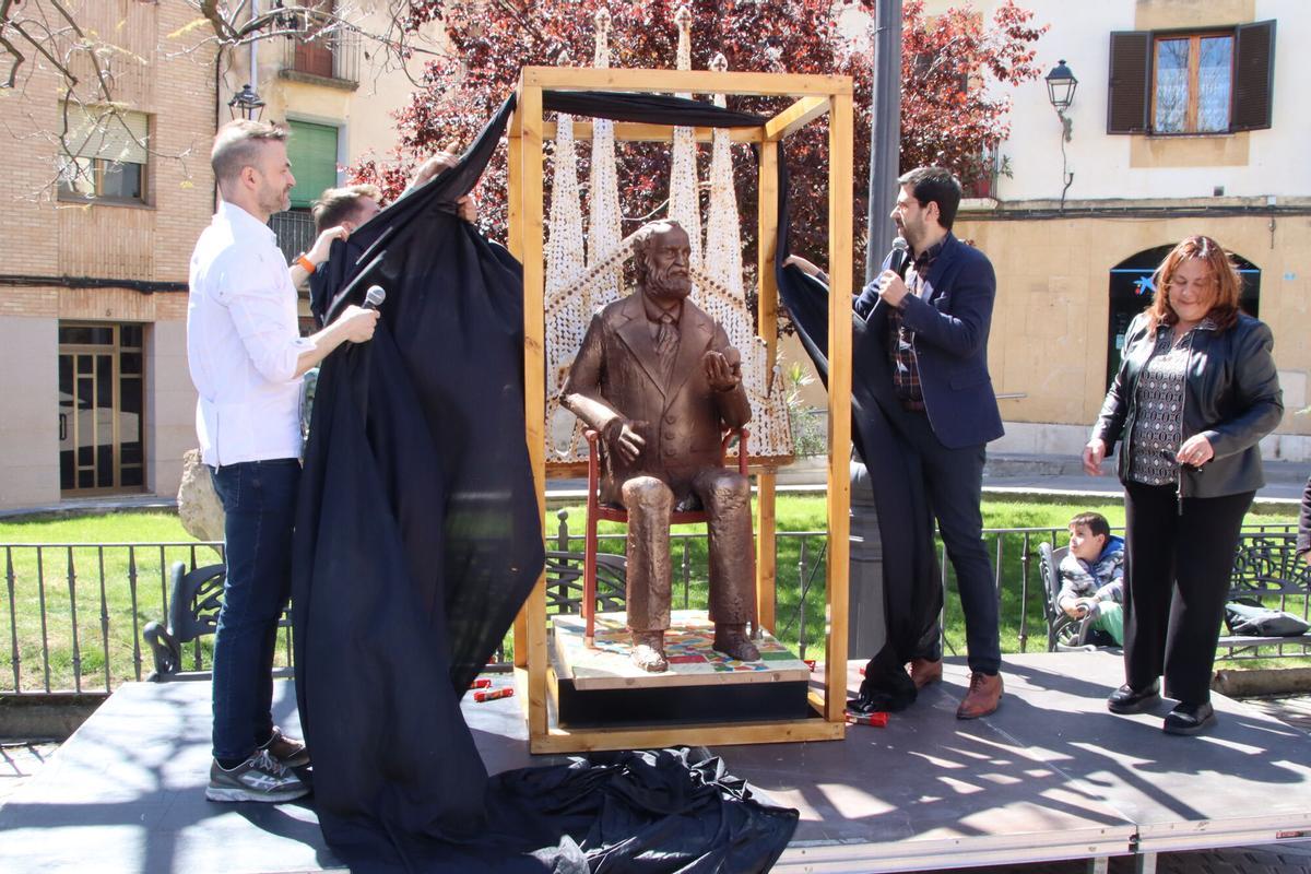 Gaudí en mona de Pasqua: a mida real i amb un pes de 150 quilos