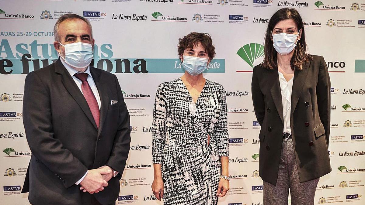 Alberto González, Carmen González y Susana López Bayón. | Irma Collín