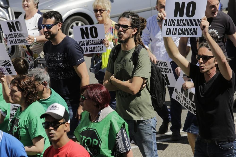 Protesta de los vecinos de La Camocha