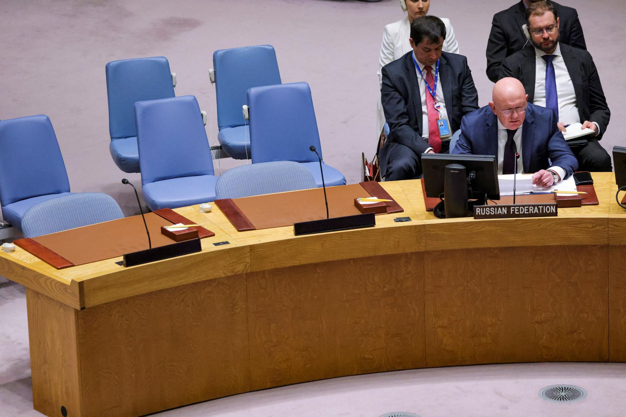 El representante de Rusia en la ONU, Vasili Nebenzia, en su asiento.