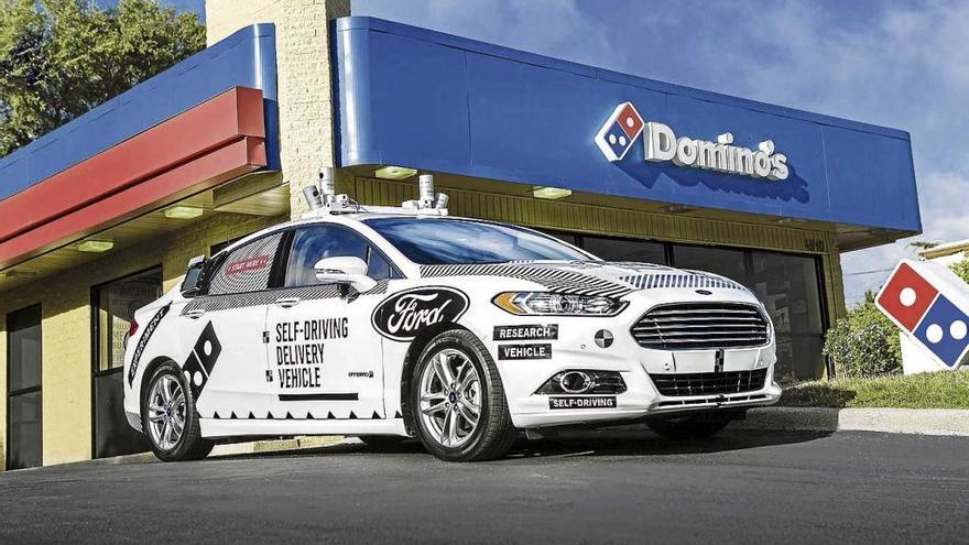 Ford y Domino´s Pizza prueban el reparto con vehículos autónomos