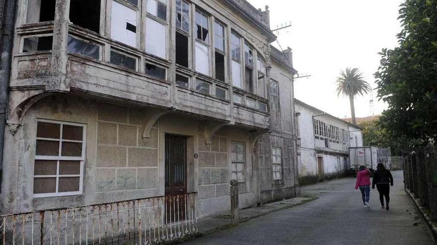 Viviendas modernistas de la calle Marqués de Bradomín de A Illa. // Noé Parga