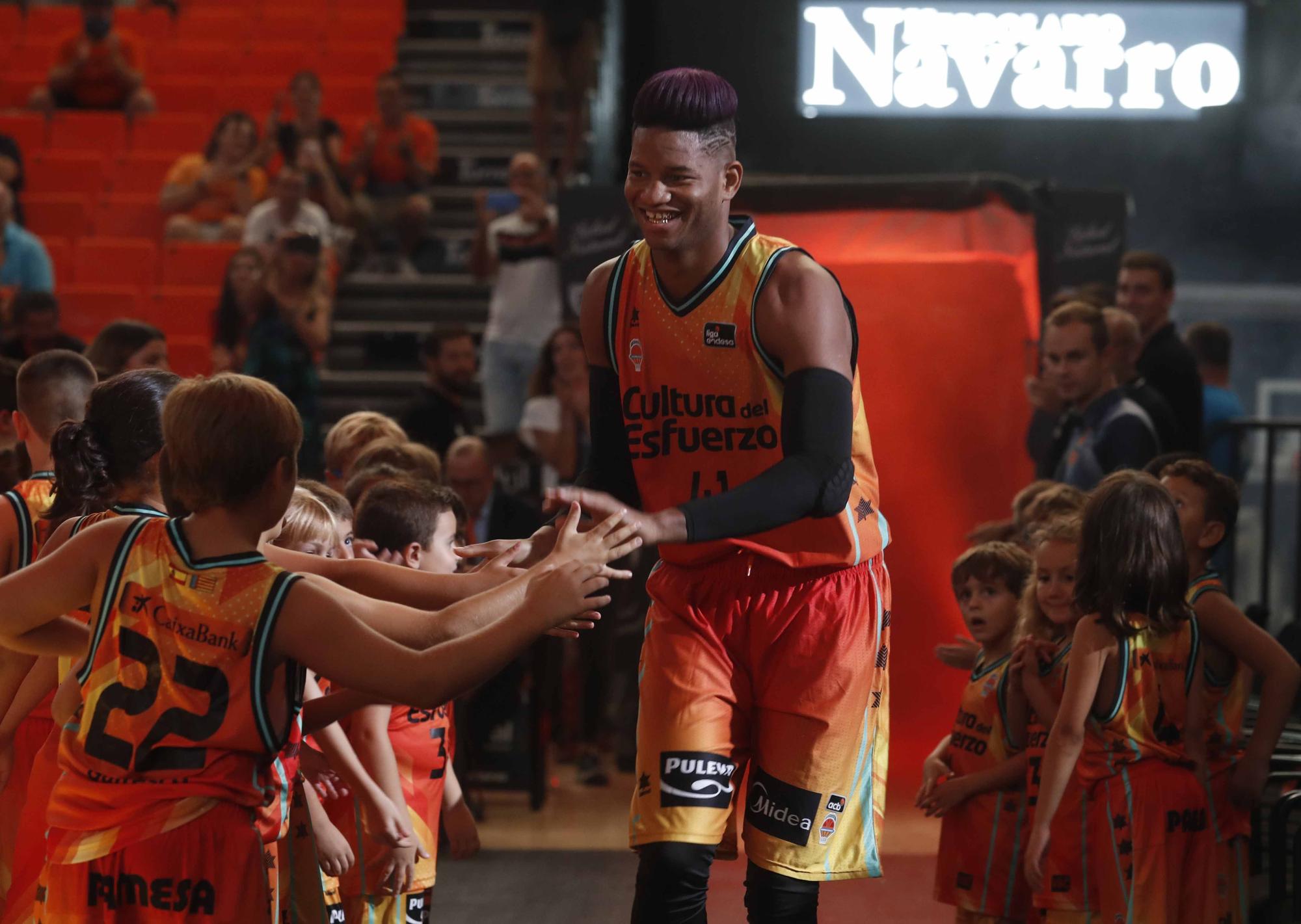 Presentación del Valencia Basket en La Fonteta