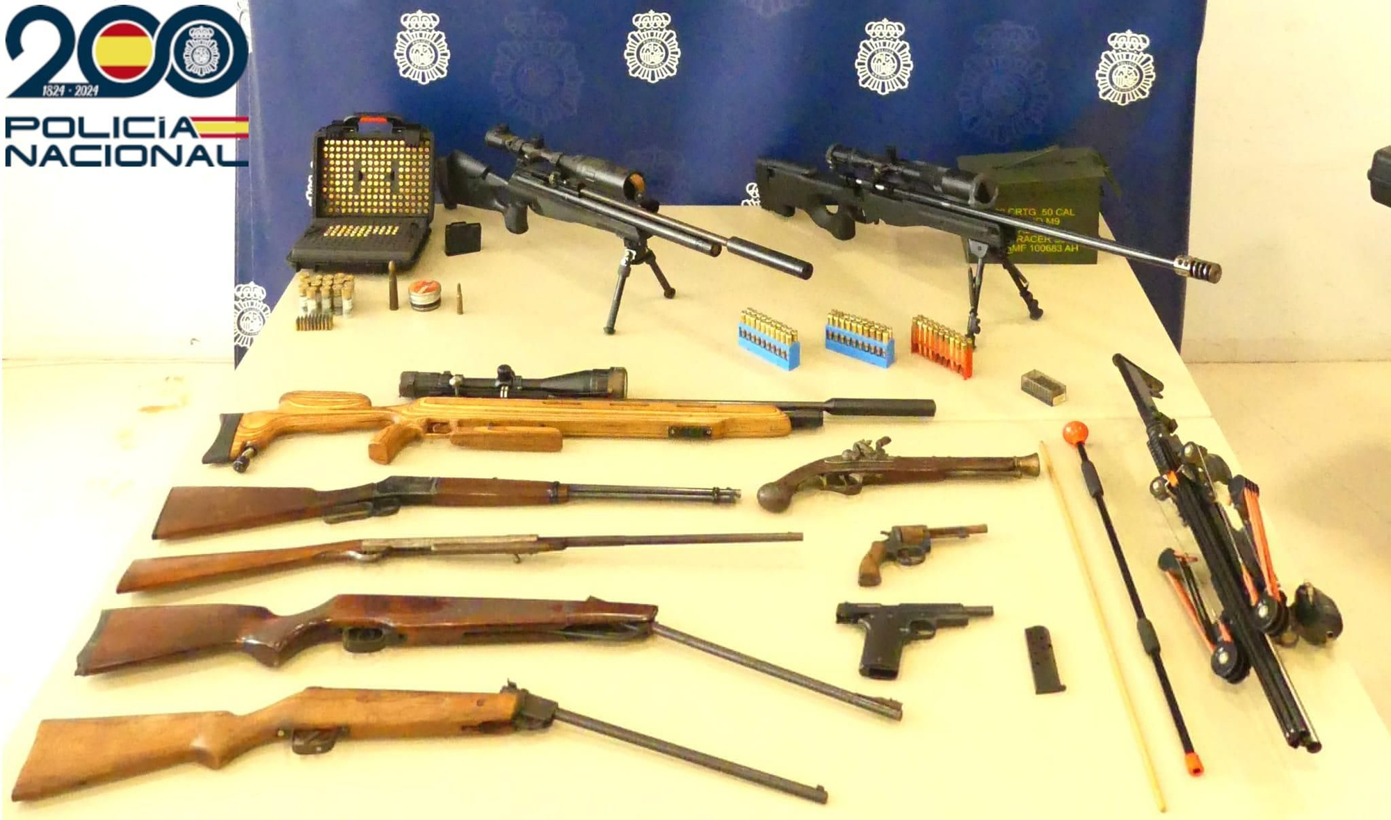 Todas las armas y la droga que poseía el detenido en Manacor