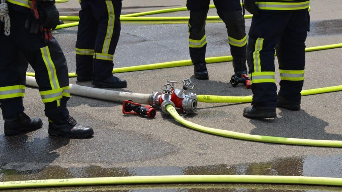 La DPH aprueba aplazar un año su servicio de bomberos