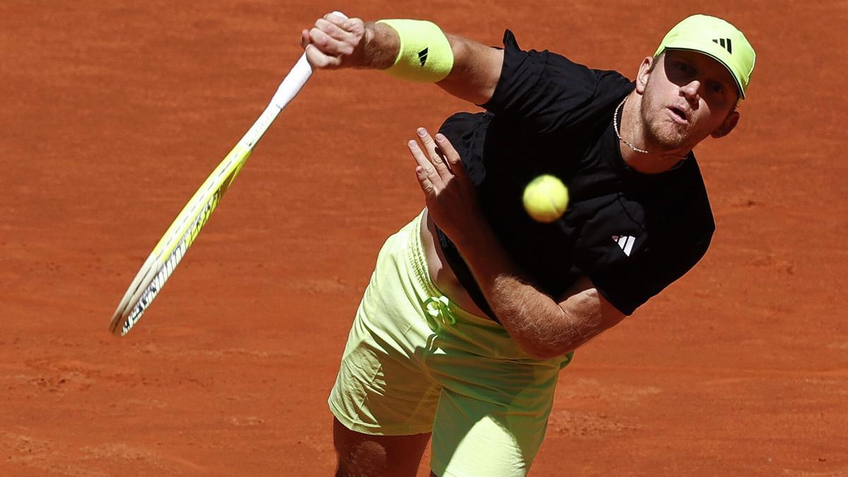 Alejandro Davidovich, durante su partido contra Sasha Zverev en el Mutua Madrid Open.