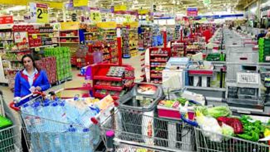 Eroski reducirá su hipermercado en Cáceres en 2014 empujado por los cambios en el consumo