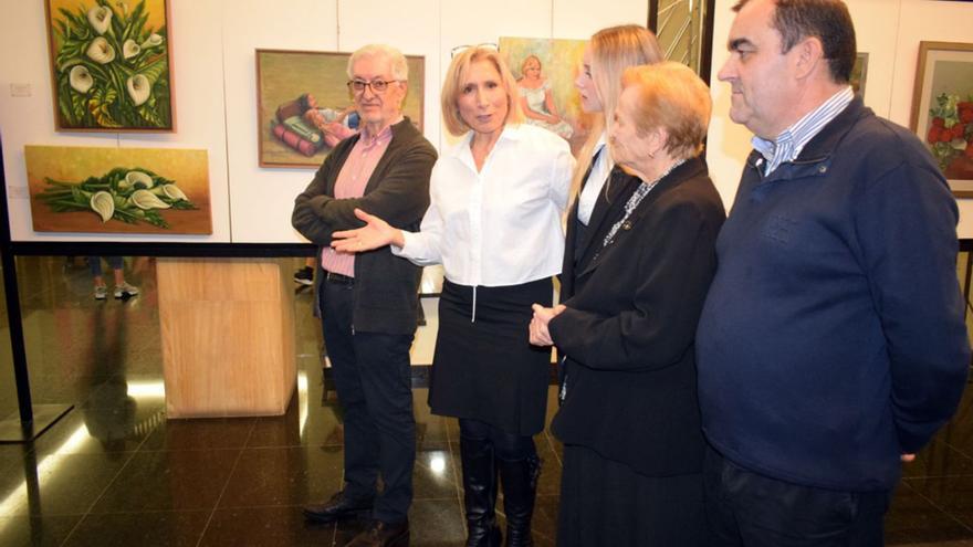 María Castiñeiras expone auténticos “Anacos de beleza” en el Auditorio de su pueblo natal