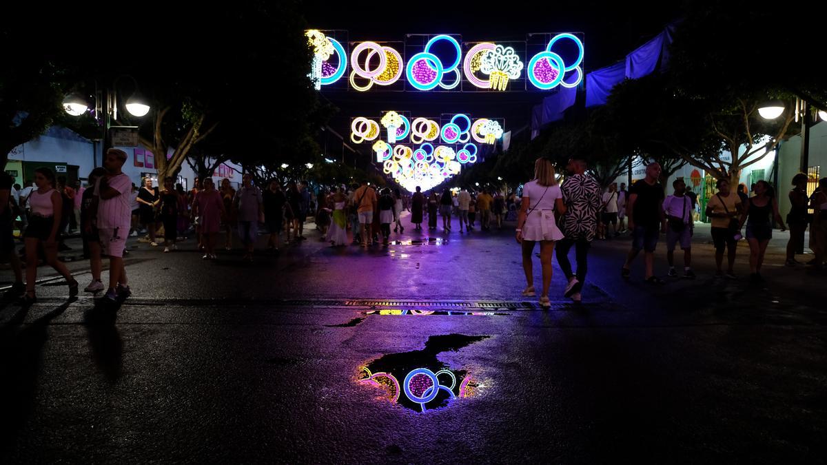 Una de las calles de casetas del Real de la Feria, durante el pasado fin de semana.