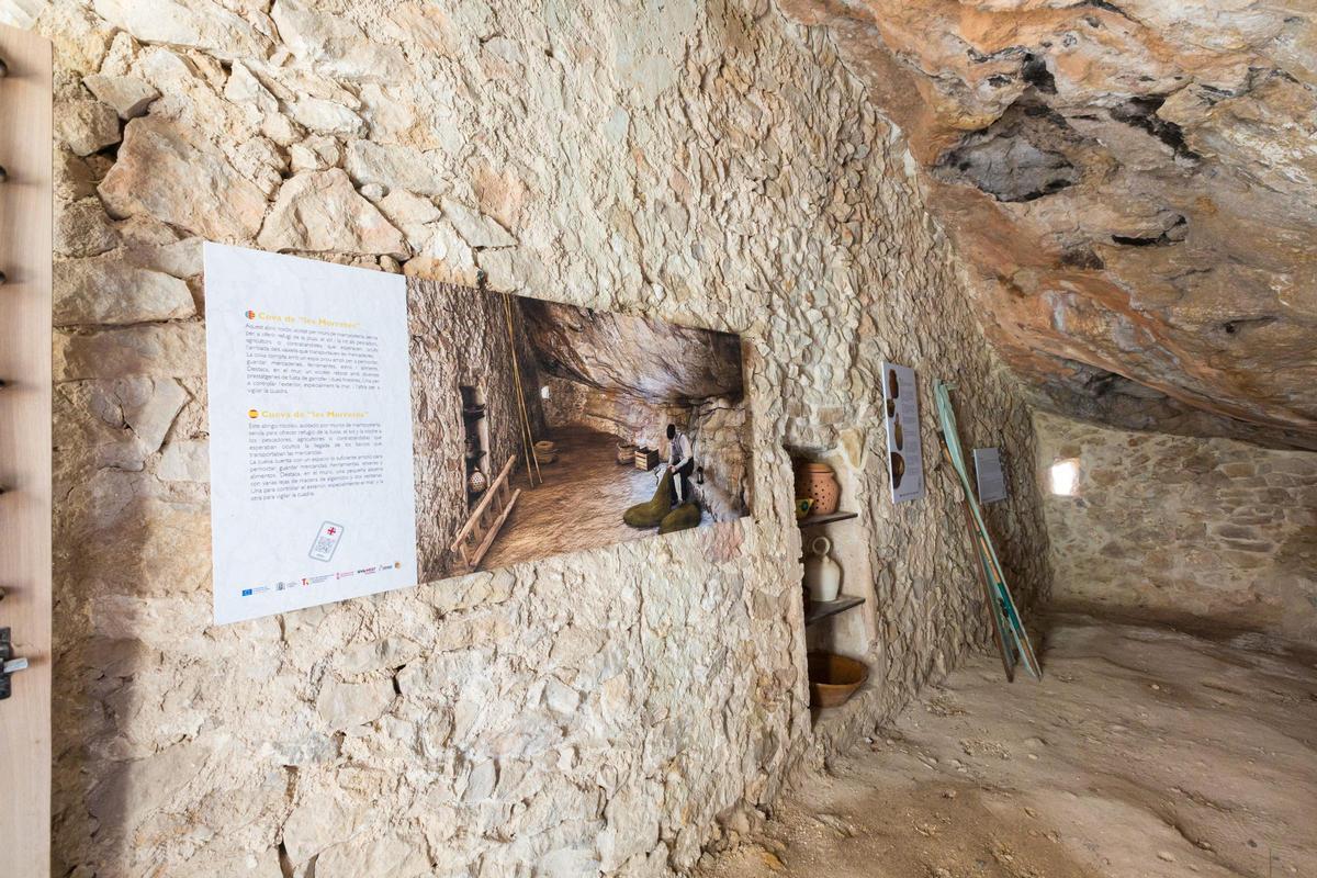 El interior del nuevo museo de la Cova de les Morretes