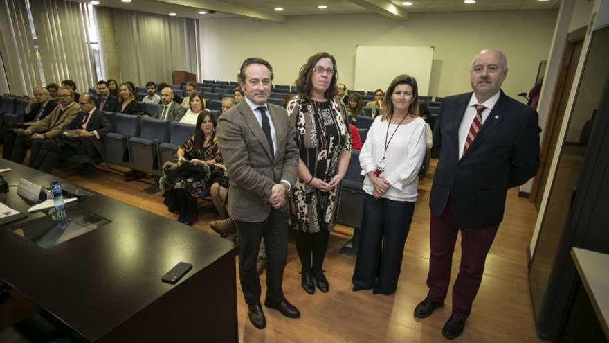 De izquierda a derecha, Santiago Fernández, María Fernández, María Cardín y Julio Tascón.