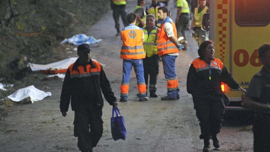 Sis morts i prop de vint ferits en un ral·li disputat a Galícia