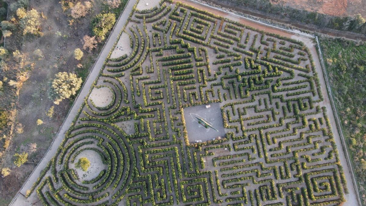 El laberinto más grande de España abrirá sus puertas en Peñíscola antes de Semana Santa.