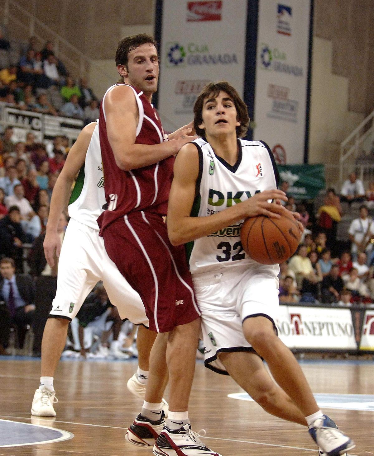 Ricky Rubio, el día de su debut en la ACB el 15 de octubre de 2005 en Granada. Ricky Rubio, el día de su debut en la ACB el 15 de octubre de 2005 en Granada.