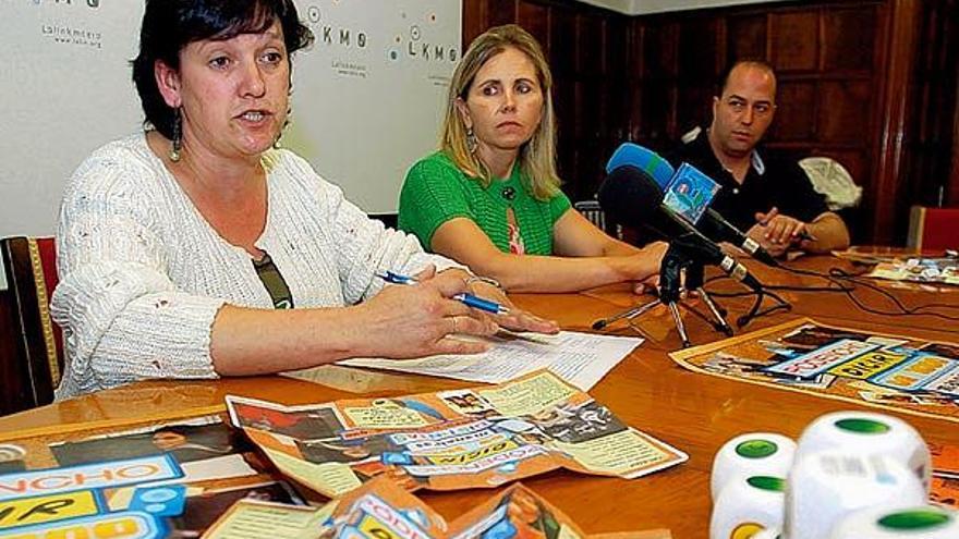 Lucía Vilariño, Paz Pérez y Celso Taboada presentaron el proyecto municipal de prevención.