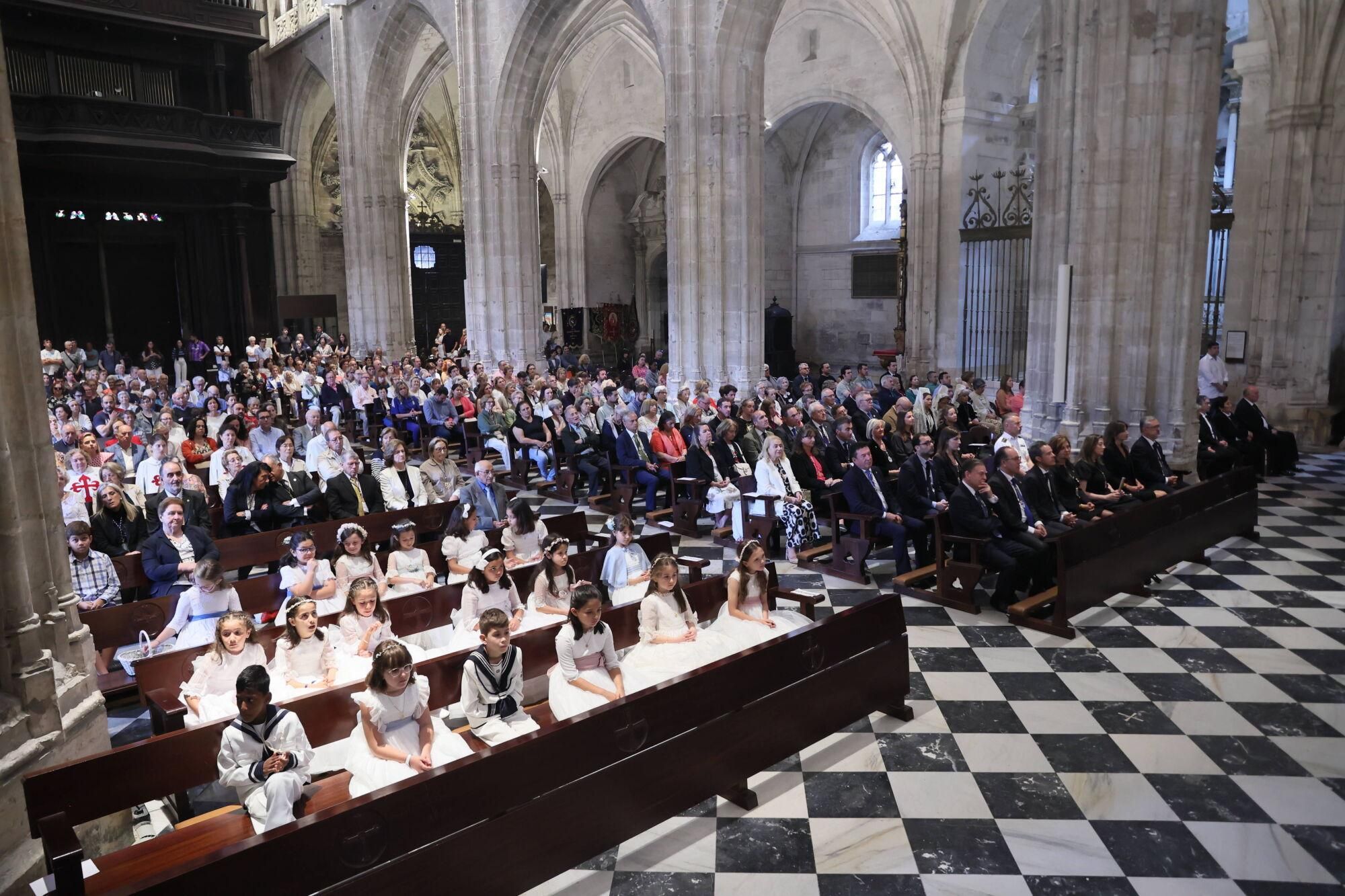 Así fue la misa del Corpus Christi en la catedral de Oviedo.