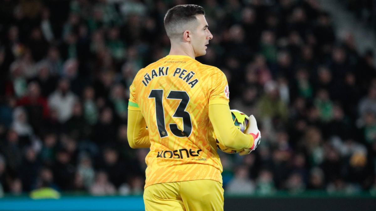 Iñaki Peña, presentado como guardameta del Elche CF