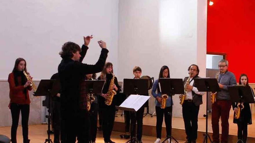 Alumnos en el auditorio del Conservatorio.