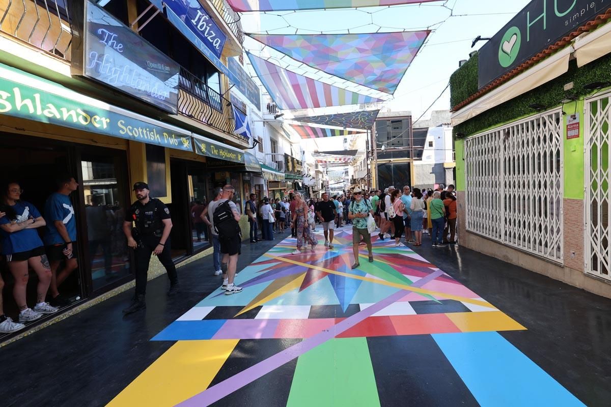 Galería: Todas las imágenes de la inauguración del mural de Okuda en Sant Antoni