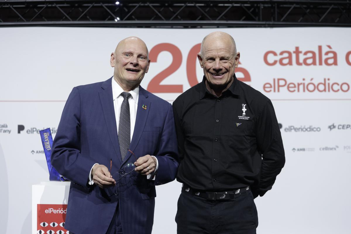 Català de l'Any 2022, en la imagen John Hoffman, CEO y director de GSMA Ltd. y Grant Dalton, CEO del Emirates Team New Zealand y America's Cup Events